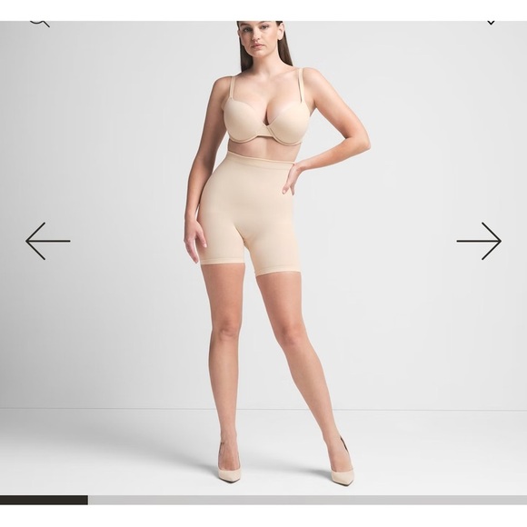 SKIMS Women's Beige Shapewear Set - Picture 1 of 9